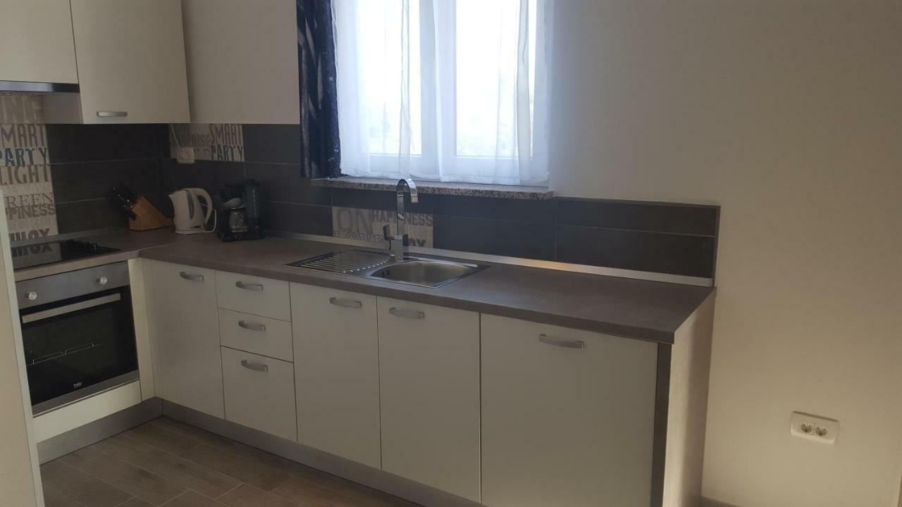Luna Appartement Pula Buitenkant foto