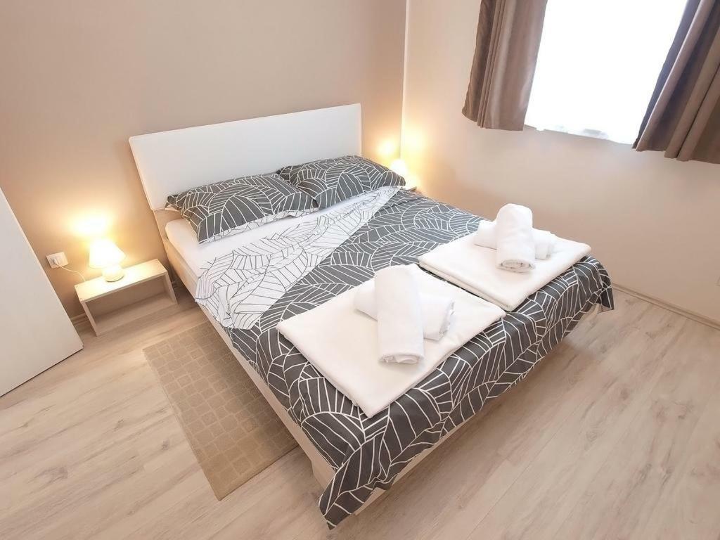 Luna Appartement Pula Buitenkant foto
