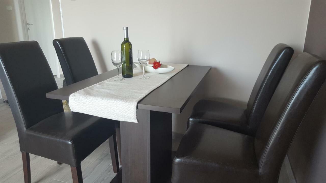 Luna Appartement Pula Buitenkant foto